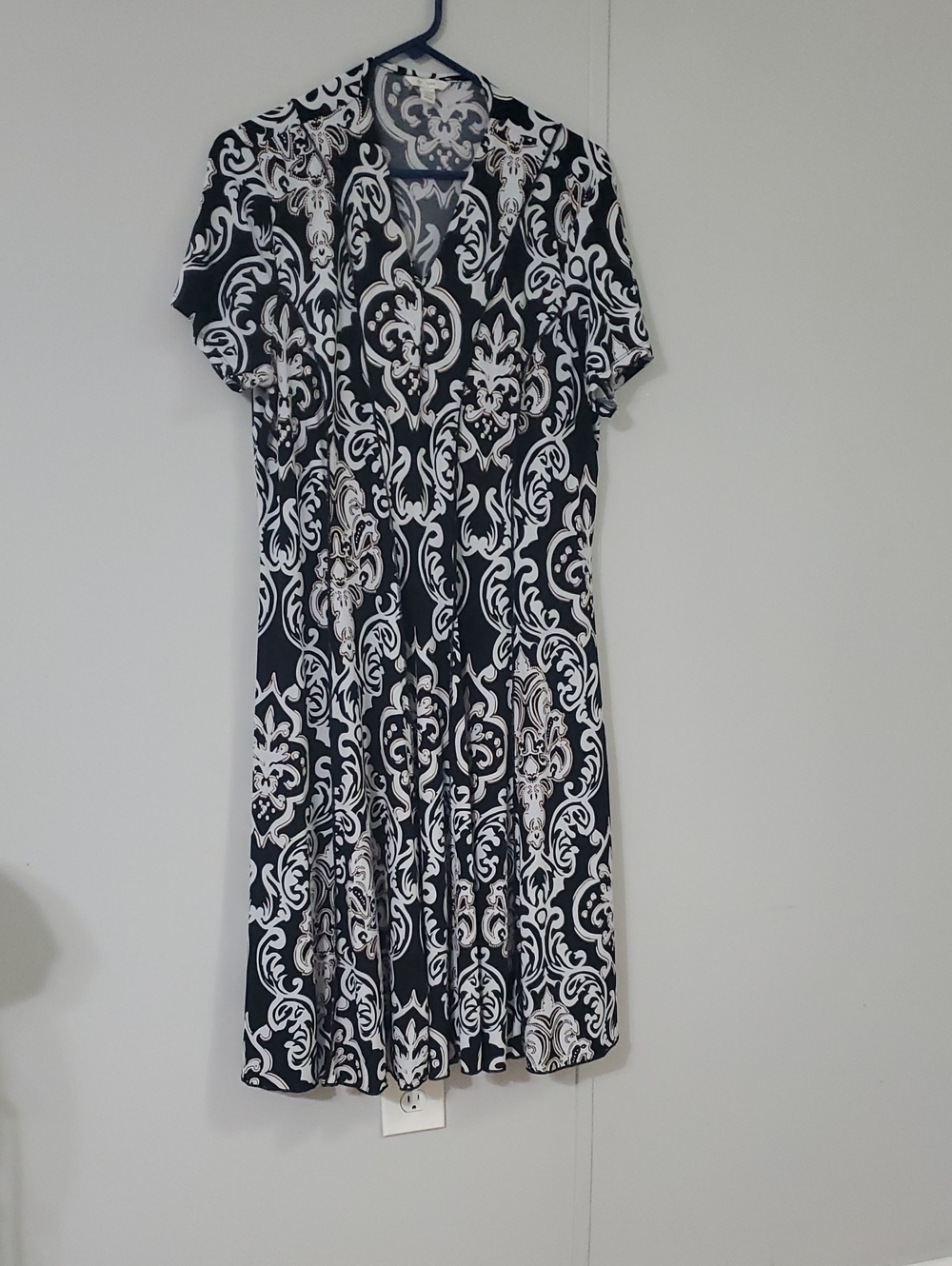Black & White Printed Short-Sleeve Women’s Dress